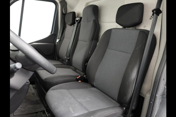 Renault Master T33 2.3 dCi 135PK L2H2 Work Edition Airco Cruise Control Camera Navi Parkeersensoren Trekhaak