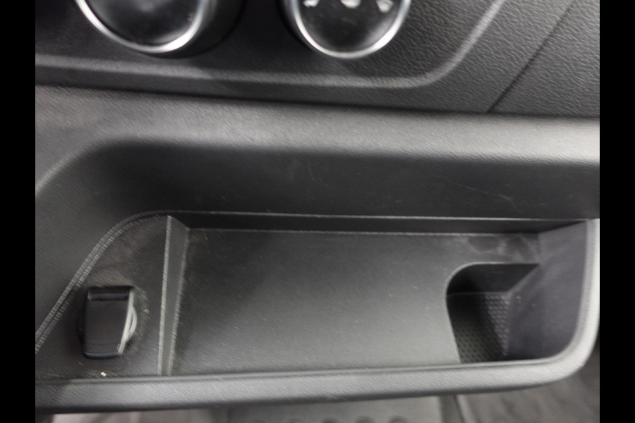 Renault Master T33 2.3 dCi 135PK L2H2 Work Edition Airco Cruise Control Camera Navi Parkeersensoren Trekhaak