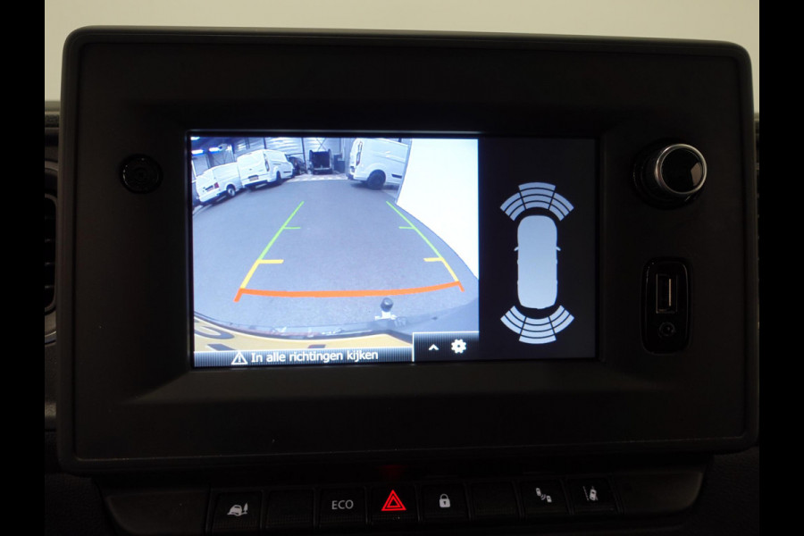 Renault Master T33 2.3 dCi 135PK L2H2 Work Edition Airco Cruise Control Camera Navi Parkeersensoren Trekhaak