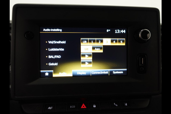 Renault Master T33 2.3 dCi 135PK L2H2 Work Edition Airco Cruise Control Camera Navi Parkeersensoren Trekhaak