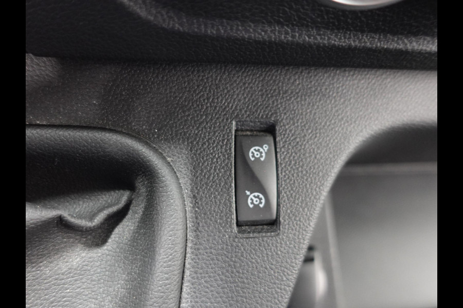 Renault Master T33 2.3 dCi 135PK L2H2 Work Edition Airco Cruise Control Camera Navi Parkeersensoren Trekhaak