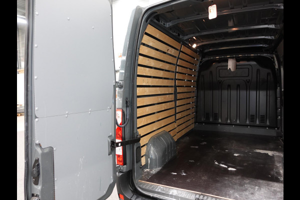 Renault Master T33 2.3 dCi 135PK L2H2 Work Edition Airco Cruise Control Camera Navi Parkeersensoren Trekhaak
