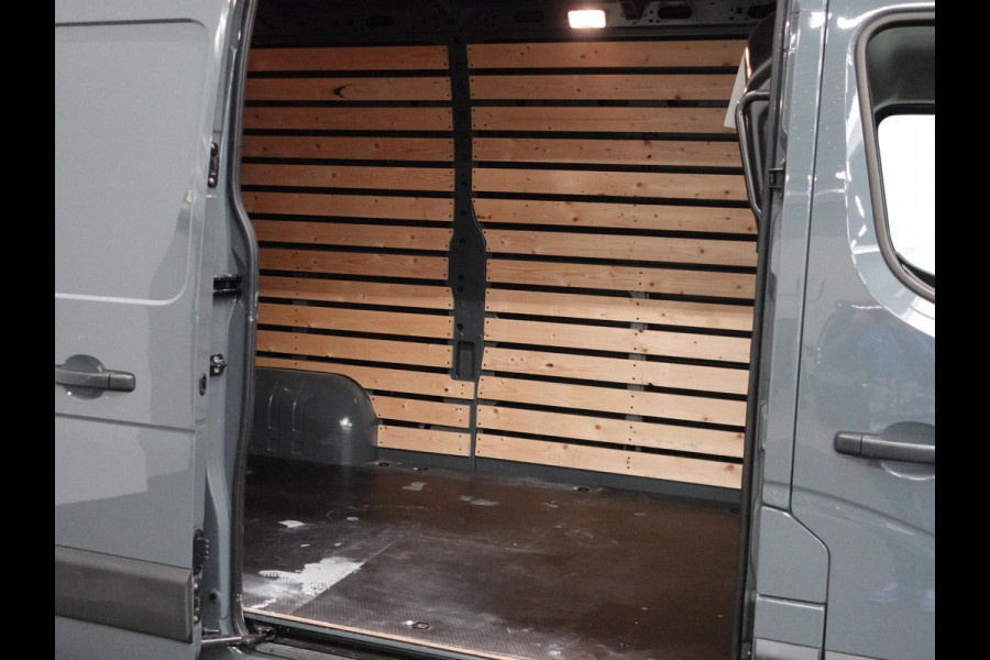 Renault Master T33 2.3 dCi 135PK L2H2 Work Edition Airco Cruise Control Camera Navi Parkeersensoren Trekhaak