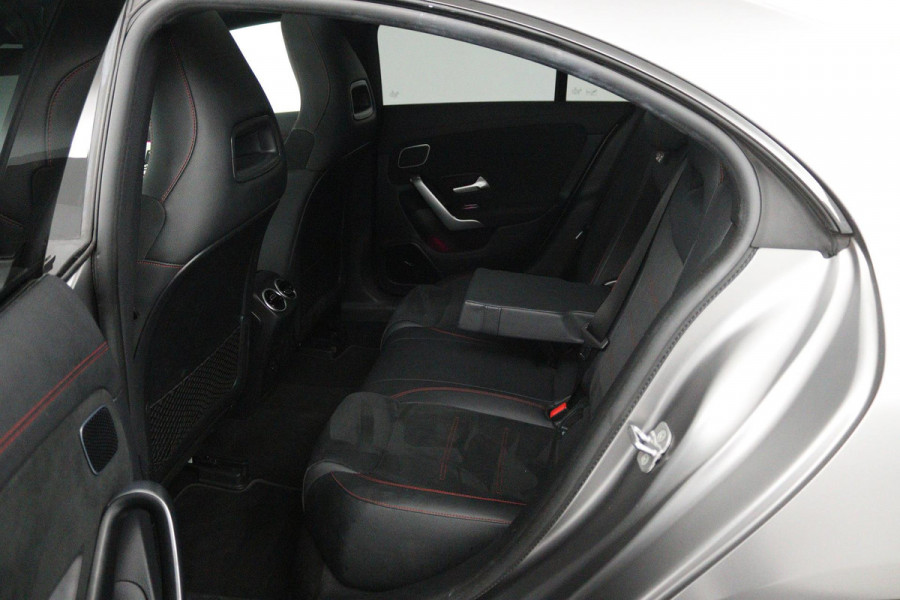 Mercedes-Benz CLA-Klasse 250 e AMG Line (PANORAMADAK, SFEERVERLICHTING, STOELVERWARMING, ELEKTR STOELEN, BURMEISTER)