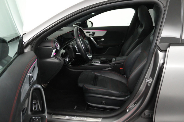 Mercedes-Benz CLA-Klasse 250 e AMG Line (PANORAMADAK, SFEERVERLICHTING, STOELVERWARMING, ELEKTR STOELEN, BURMEISTER)