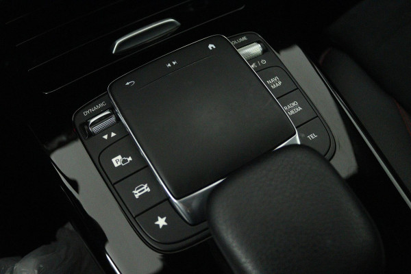 Mercedes-Benz CLA-Klasse 250 e AMG Line (PANORAMADAK, SFEERVERLICHTING, STOELVERWARMING, ELEKTR STOELEN, BURMEISTER)