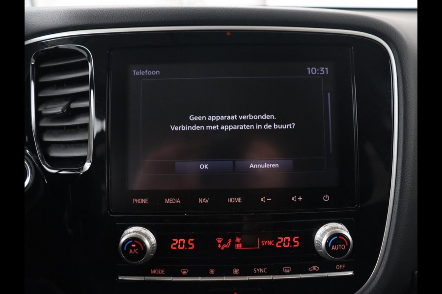 Mitsubishi Outlander 2.4 PHEV Intense | Trekhaak | Stoelverwarming | Leder/Alcantara | Camera | Carplay | Navigatie | Full LED | Cruise control | Plug In