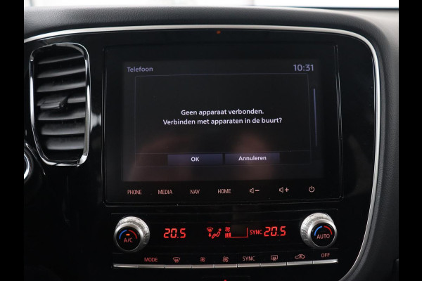 Mitsubishi Outlander 2.4 PHEV Intense | Trekhaak | Stoelverwarming | Leder/Alcantara | Camera | Carplay | Navigatie | Full LED | Cruise control | Plug In
