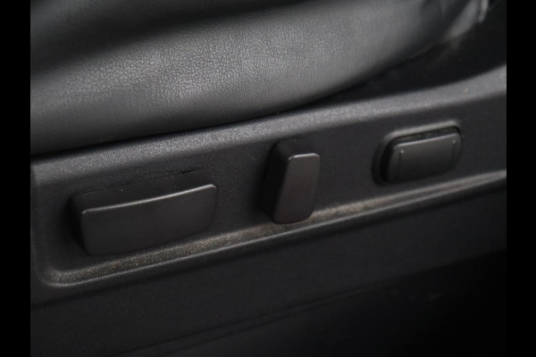 Mitsubishi Outlander 2.4 PHEV Intense | Trekhaak | Stoelverwarming | Leder/Alcantara | Camera | Carplay | Navigatie | Full LED | Cruise control | Plug In