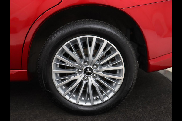 Mitsubishi Outlander 2.4 PHEV Intense | Trekhaak | Stoelverwarming | Leder/Alcantara | Camera | Carplay | Navigatie | Full LED | Cruise control | Plug In