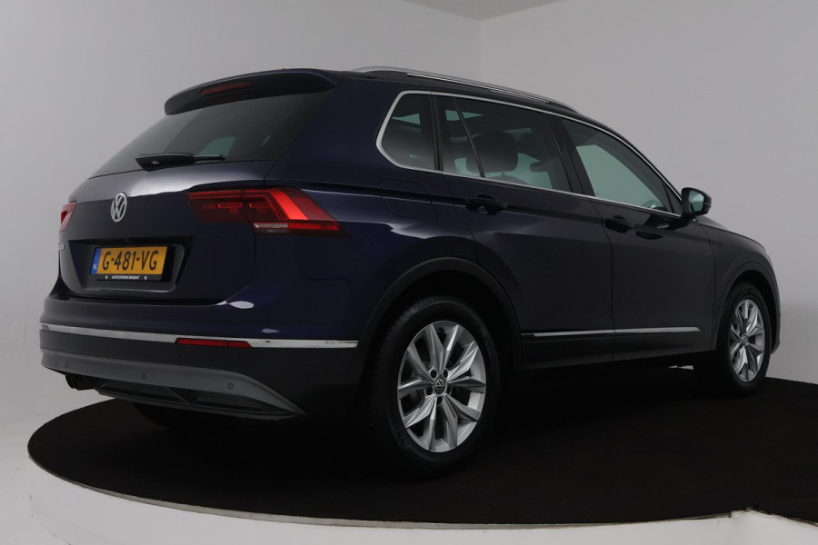 Volkswagen Tiguan 1.5 TSI ACT Highline (PANORAMADAK, DIGITALE COCKPIT, ACHTERUITRIJCAMERA, STOELVERWARMING, ADAPTIEF CRUISE)