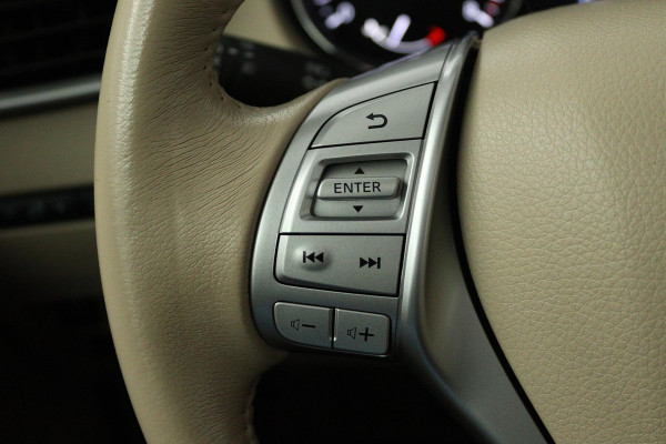 Nissan X-Trail 1.6 DIG-T Tekna (PANORAMADAK, STOELVERWARMING, CAMERA, TREKHAAK, ELEKTR STOELEN, PARKEERSENSOREN)