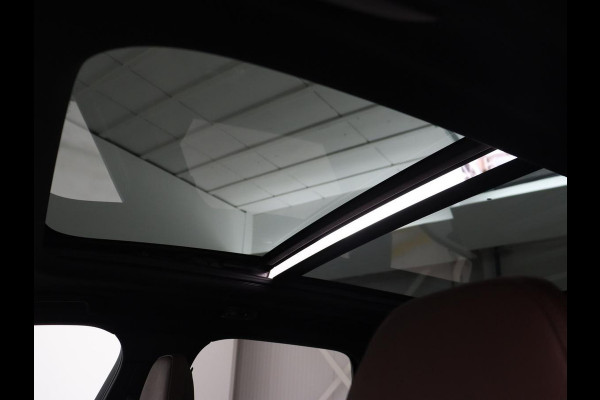 Volvo XC60 2.0 Recharge T6 AWD Inscription | Panoramadak | Trekhaak | Leder | Stoel & stuurverwarming | Adaptive cruise | Camera | Harman/Kardon | Navigatie | Memory | 20'' | Carplay | PHEV | Plug In