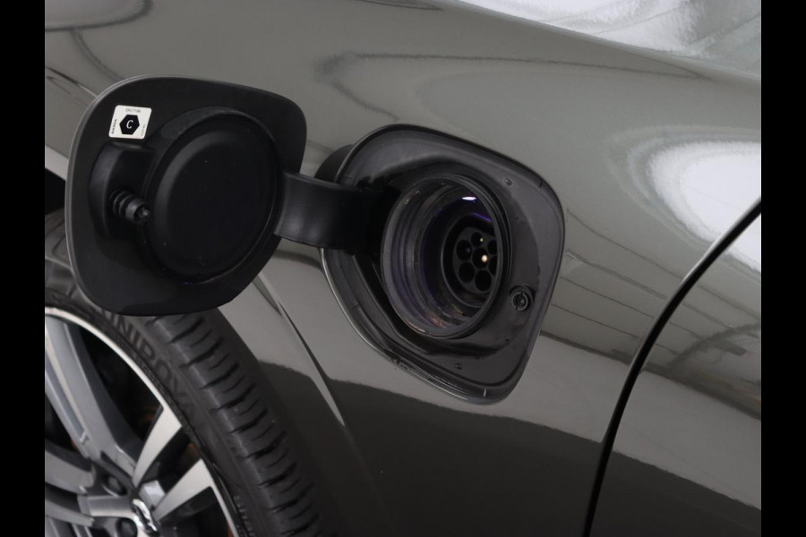 Volvo XC60 2.0 Recharge T6 AWD Inscription | Panoramadak | Trekhaak | Leder | Stoel & stuurverwarming | Adaptive cruise | Camera | Harman/Kardon | Navigatie | Memory | 20'' | Carplay | PHEV | Plug In