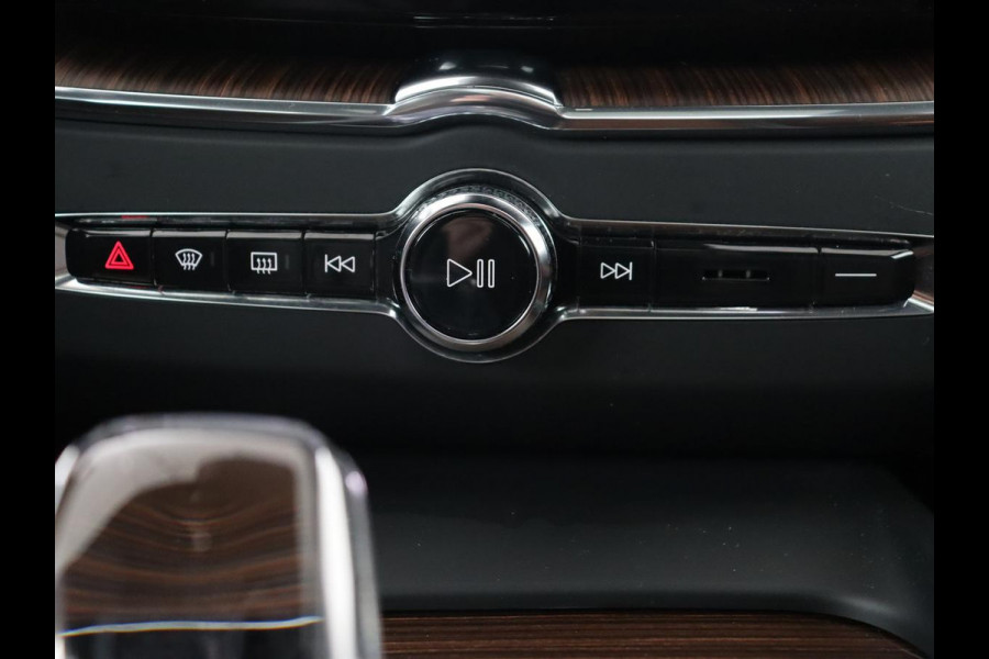Volvo XC60 2.0 Recharge T6 AWD Inscription | Panoramadak | Trekhaak | Leder | Stoel & stuurverwarming | Adaptive cruise | Camera | Harman/Kardon | Navigatie | Memory | 20'' | Carplay | PHEV | Plug In