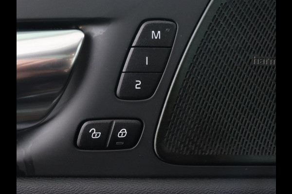 Volvo XC60 2.0 Recharge T6 AWD Inscription | Panoramadak | Trekhaak | Leder | Stoel & stuurverwarming | Adaptive cruise | Camera | Harman/Kardon | Navigatie | Memory | 20'' | Carplay | PHEV | Plug In