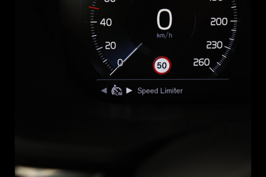 Volvo XC60 2.0 Recharge T6 AWD Inscription | Panoramadak | Trekhaak | Leder | Stoel & stuurverwarming | Adaptive cruise | Camera | Harman/Kardon | Navigatie | Memory | 20'' | Carplay | PHEV | Plug In