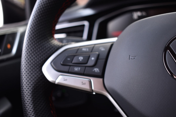 Volkswagen Polo GTI 2.0 TSI 200PK DSG GTI-SPORT IQ-LIGHT/PDC/CARPLAY