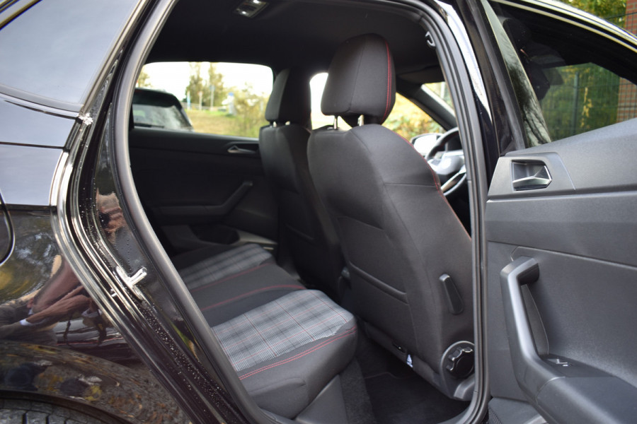 Volkswagen Polo GTI 2.0 TSI 200PK DSG GTI-SPORT IQ-LIGHT/PDC/CARPLAY