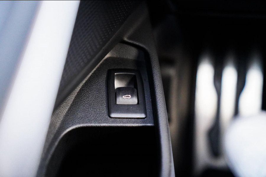 BMW 3 Serie Touring 318i Executive Edition | M Pakket | Elektrische achterklep