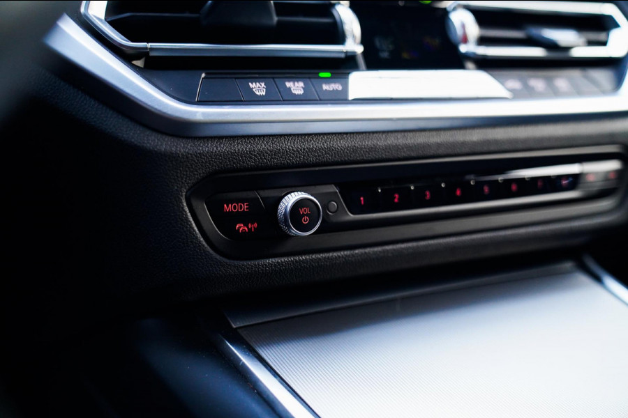 BMW 3 Serie Touring 318i Executive Edition | M Pakket | Elektrische achterklep
