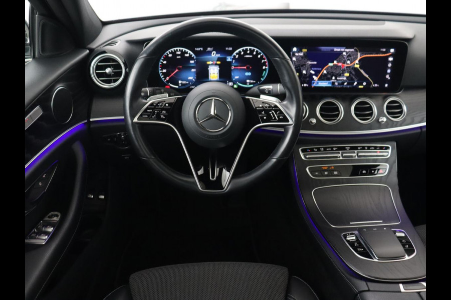 Mercedes-Benz E-Klasse 300e Avantgarde | Panoramadak | Adaptive cruise | Stoelverwarming | Carplay | Camera | Sfeerverlichting | Navigatie | Widescreen | Half leder | PHEV | Plug In