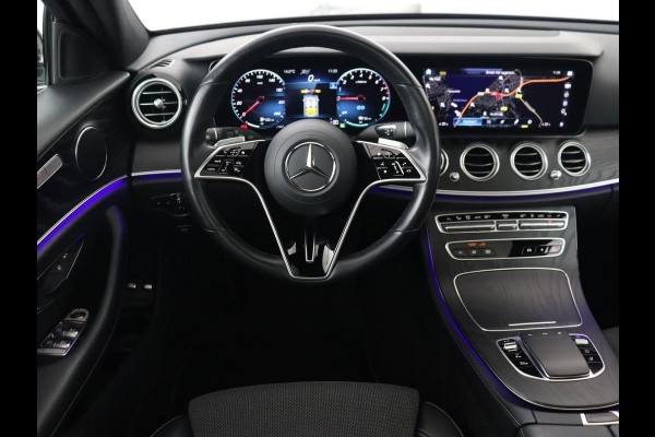 Mercedes-Benz E-Klasse 300e Avantgarde | Panoramadak | Adaptive cruise | Stoelverwarming | Carplay | Camera | Sfeerverlichting | Navigatie | Widescreen | Half leder | PHEV | Plug In
