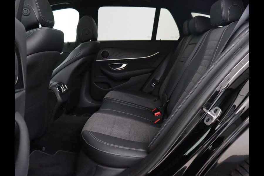 Mercedes-Benz E-Klasse 300e Avantgarde | Panoramadak | Adaptive cruise | Stoelverwarming | Carplay | Camera | Sfeerverlichting | Navigatie | Widescreen | Half leder | PHEV | Plug In