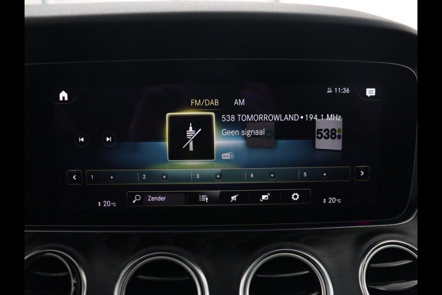 Mercedes-Benz E-Klasse 300e Avantgarde | Panoramadak | Adaptive cruise | Stoelverwarming | Carplay | Camera | Sfeerverlichting | Navigatie | Widescreen | Half leder | PHEV | Plug In