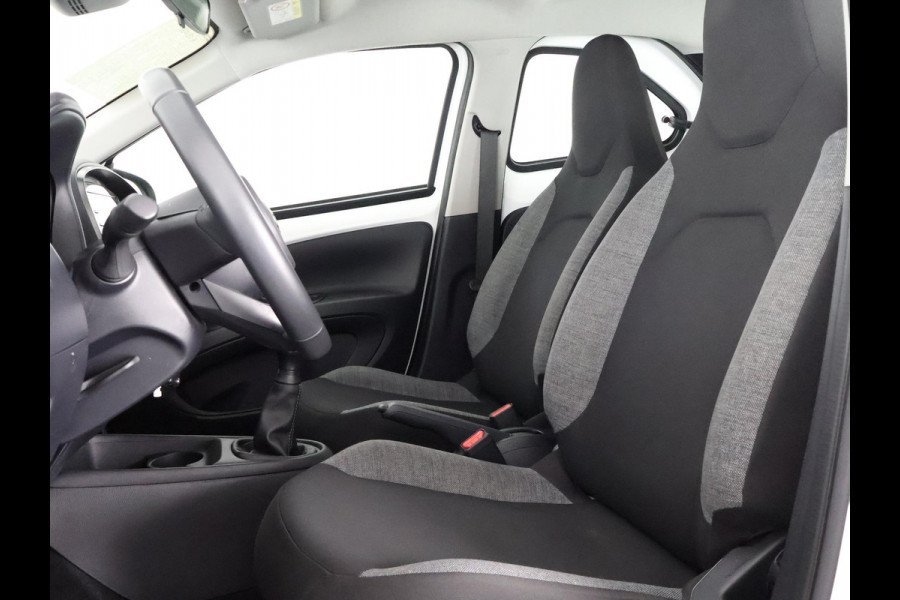 Toyota Aygo X 1.0 VVT-i MT Play | Apple Carplay & Android Auto | Adaptive Cruise Control | Cruise control