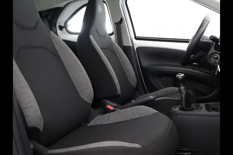 Toyota Aygo X 1.0 VVT-i MT Play | Apple Carplay & Android Auto | Adaptive Cruise Control | Cruise control