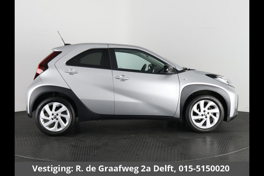 Toyota Aygo X 1.0 VVT-i MT First | Stoelverwarming | Apple Carplay & AndroidAUTO | Climate Control |