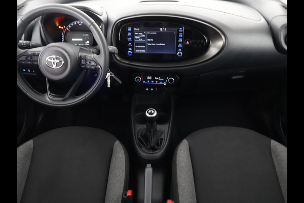 Toyota Aygo X 1.0 VVT-i MT First | Stoelverwarming | Apple Carplay & AndroidAUTO | Climate Control |