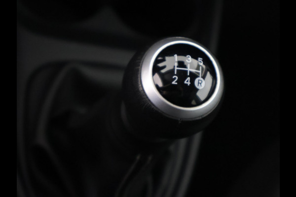 Toyota Aygo X 1.0 VVT-i MT First | Stoelverwarming | Apple Carplay & AndroidAUTO | Climate Control |