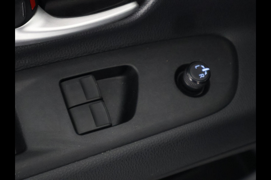 Toyota Aygo X 1.0 VVT-i MT First | Stoelverwarming | Apple Carplay & AndroidAUTO | Climate Control |