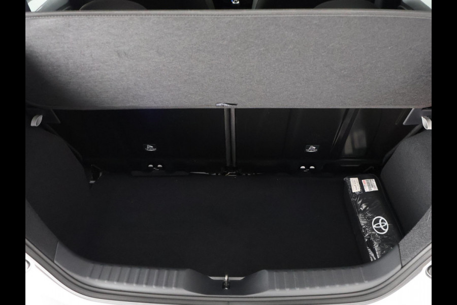 Toyota Aygo X 1.0 VVT-i MT First | Stoelverwarming | Apple Carplay & AndroidAUTO | Climate Control |