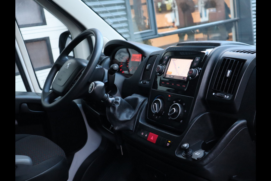 Peugeot Boxer 2.2 BlueHDi 141pk Euro 6 Bakwagen 4,5m - Navi - Camera - Cruise