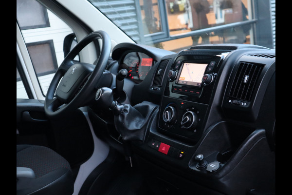 Peugeot Boxer 2.2 BlueHDi 141pk Euro 6 Bakwagen 4,5m - Navi - Camera - Cruise