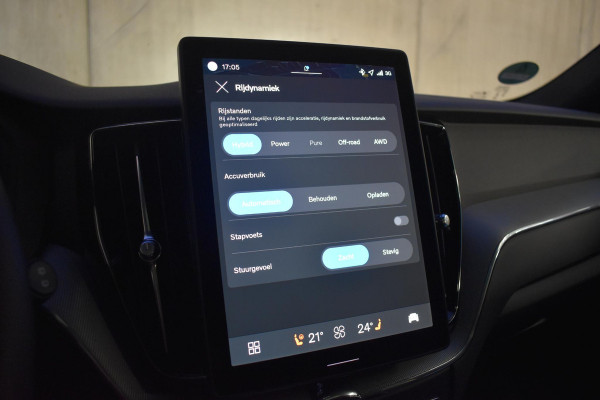 Volvo XC60 T6 350PK Plug-in Hybrid AWD Plus Black Edition / 360 Camera / Panorama Dak / Lederen Bekleding / Elektrische Stoelen met geheugenfunctie / Stuurverwarming / Stoelverwarming v+a / harman/kardon