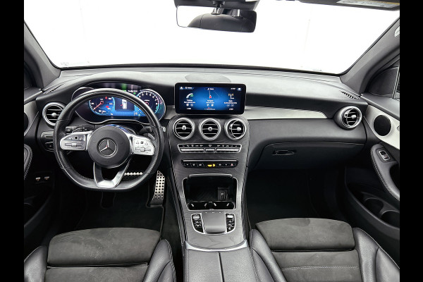 Mercedes-Benz GLC 300 e 4MATIC Business Solution AMG Trekhaak | AMG Line | Ledkoplampen | Easy-Pack Achterklep | Achteruitrijcamera | Keyless-Go. Inclusief 24 maanden Mercedes-Benz Certified garantie voor Europa.