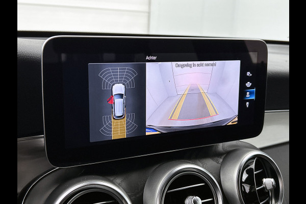 Mercedes-Benz GLC 300 e 4MATIC Business Solution AMG Trekhaak | AMG Line | Ledkoplampen | Easy-Pack Achterklep | Achteruitrijcamera | Keyless-Go. Inclusief 24 maanden Mercedes-Benz Certified garantie voor Europa.