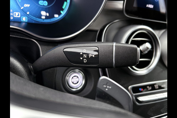 Mercedes-Benz GLC 300 e 4MATIC Business Solution AMG Trekhaak | AMG Line | Ledkoplampen | Easy-Pack Achterklep | Achteruitrijcamera | Keyless-Go. Inclusief 24 maanden Mercedes-Benz Certified garantie voor Europa.
