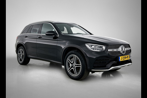Mercedes-Benz GLC 300 e 4MATIC Business Solution AMG Trekhaak | AMG Line | Ledkoplampen | Easy-Pack Achterklep | Achteruitrijcamera | Keyless-Go. Inclusief 24 maanden Mercedes-Benz Certified garantie voor Europa.