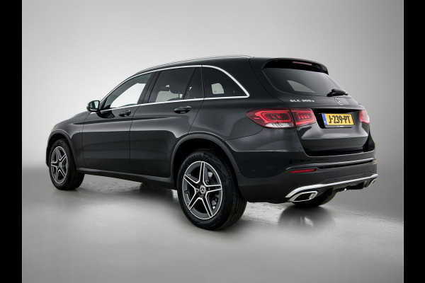 Mercedes-Benz GLC 300 e 4MATIC Business Solution AMG Trekhaak | AMG Line | Ledkoplampen | Easy-Pack Achterklep | Achteruitrijcamera | Keyless-Go. Inclusief 24 maanden Mercedes-Benz Certified garantie voor Europa.
