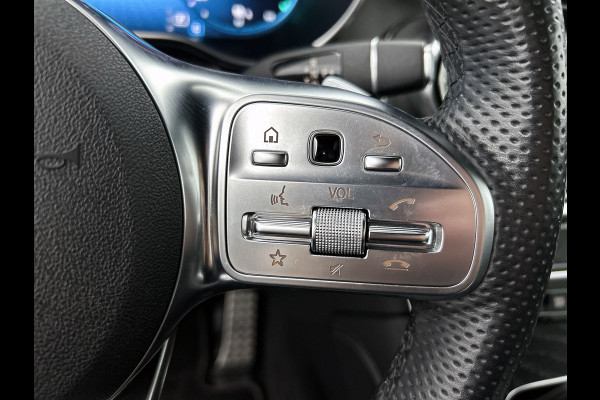 Mercedes-Benz GLC 300 e 4MATIC Business Solution AMG Trekhaak | AMG Line | Ledkoplampen | Easy-Pack Achterklep | Achteruitrijcamera | Keyless-Go. Inclusief 24 maanden Mercedes-Benz Certified garantie voor Europa.