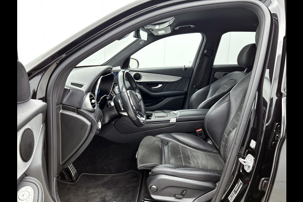 Mercedes-Benz GLC 300 e 4MATIC Business Solution AMG Trekhaak | AMG Line | Ledkoplampen | Easy-Pack Achterklep | Achteruitrijcamera | Keyless-Go. Inclusief 24 maanden Mercedes-Benz Certified garantie voor Europa.