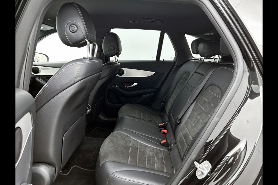 Mercedes-Benz GLC 300 e 4MATIC Business Solution AMG Trekhaak | AMG Line | Ledkoplampen | Easy-Pack Achterklep | Achteruitrijcamera | Keyless-Go. Inclusief 24 maanden Mercedes-Benz Certified garantie voor Europa.