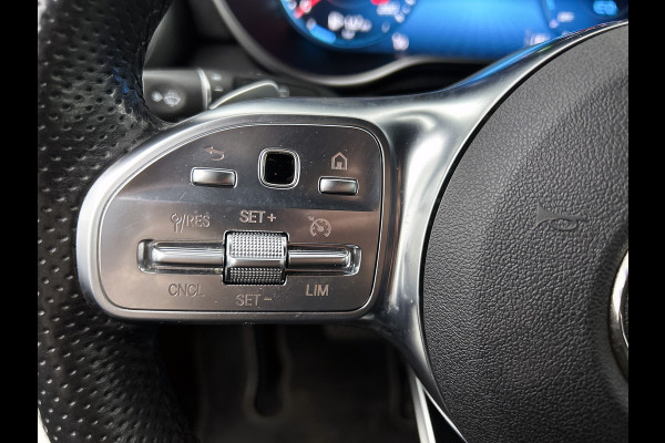 Mercedes-Benz GLC 300 e 4MATIC Business Solution AMG Trekhaak | AMG Line | Ledkoplampen | Easy-Pack Achterklep | Achteruitrijcamera | Keyless-Go. Inclusief 24 maanden Mercedes-Benz Certified garantie voor Europa.