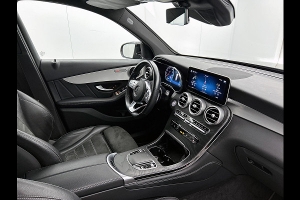Mercedes-Benz GLC 300 e 4MATIC Business Solution AMG Trekhaak | AMG Line | Ledkoplampen | Easy-Pack Achterklep | Achteruitrijcamera | Keyless-Go. Inclusief 24 maanden Mercedes-Benz Certified garantie voor Europa.