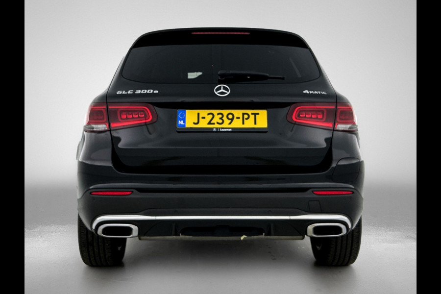 Mercedes-Benz GLC 300 e 4MATIC Business Solution AMG Trekhaak | AMG Line | Ledkoplampen | Easy-Pack Achterklep | Achteruitrijcamera | Keyless-Go. Inclusief 24 maanden Mercedes-Benz Certified garantie voor Europa.